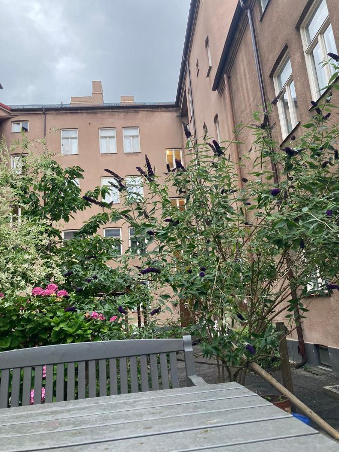 Rum Med Eget Badrum Och Stort, Delat Koek,Centralt I Malmoe A Room In An Apartment, Own Bathroom And Kitchen Shared With A Family Ngoại thất bức ảnh