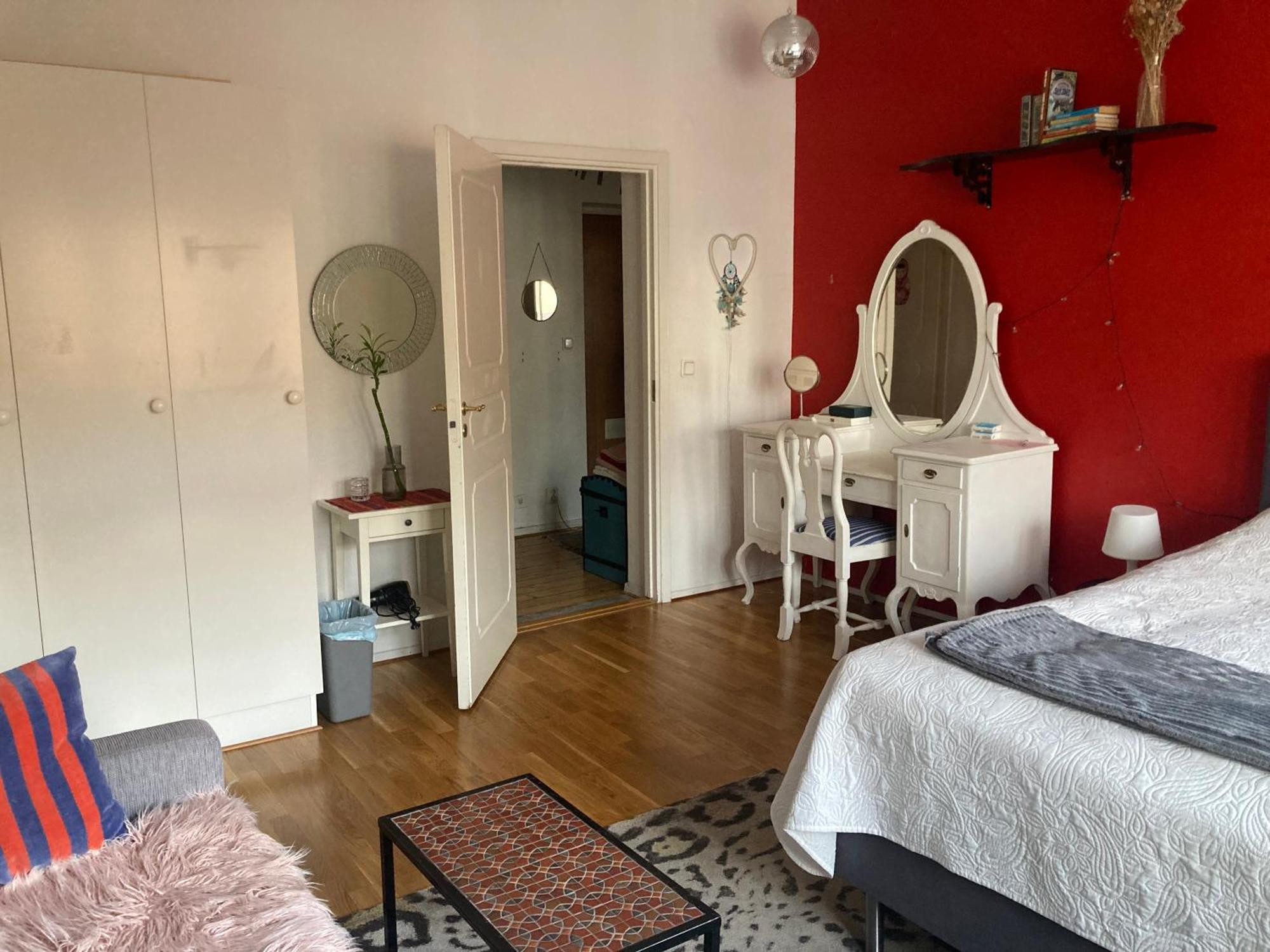 Rum Med Eget Badrum Och Stort, Delat Koek,Centralt I Malmoe A Room In An Apartment, Own Bathroom And Kitchen Shared With A Family Ngoại thất bức ảnh